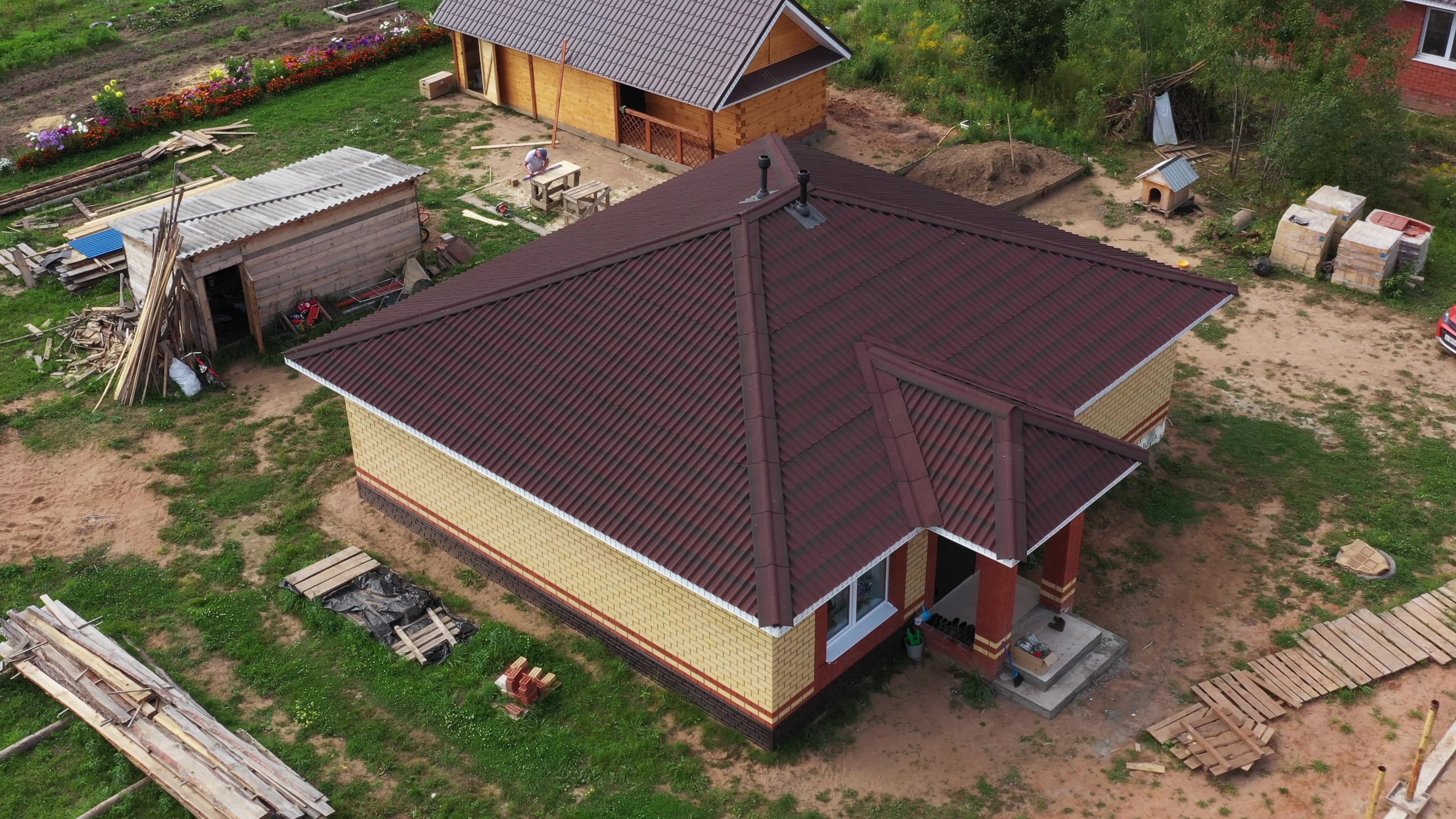 ONDULINE TILE_коричневый_дом_съемка с квадрокоптера